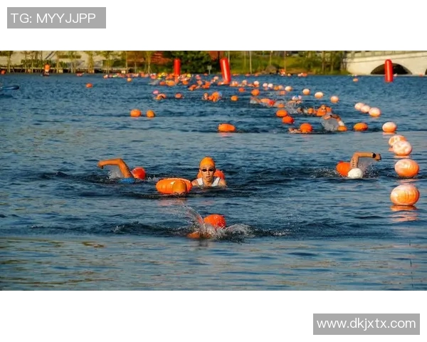 六盘水马拉松盛况空前跑者齐聚山水之间感受速度与激情的完美结合 六盘水马拉松盛况空前跑者齐聚山水之间感受速度与激情的完美结合