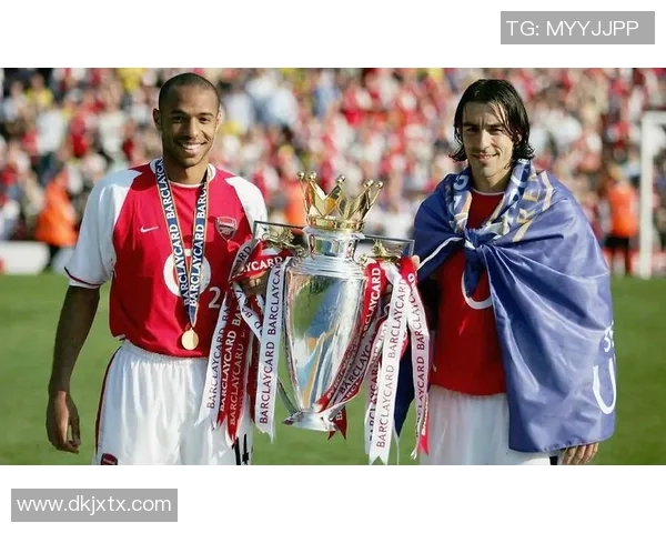 亨利在天下足球的辉煌历程与传奇对手的巅峰对决