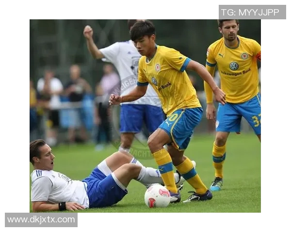 莫迪纳摩对阵年轻人精彩对决即将上演谁能在赛场上笑到最后