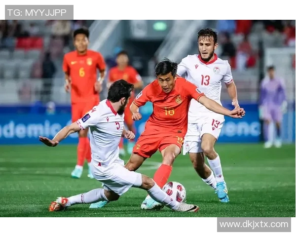 塔吉克斯坦男足迎战印度队力争在友谊赛中取得胜利